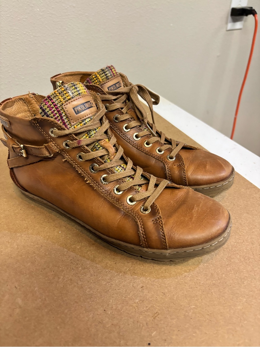 PIKOLINOS LAGOS Tan Leather Chukka Boots with zipper and stylish Woven Tongue